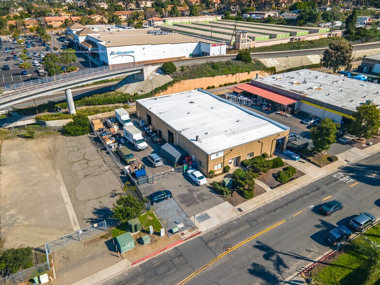 More Photos Of 826 Rancheros Dr, San Marcos Warehouse For Lease