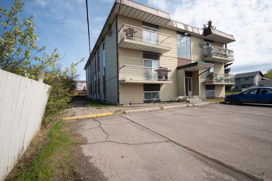 More Photos Of 9827 97 Ave, Fort St John Apartments For Sale