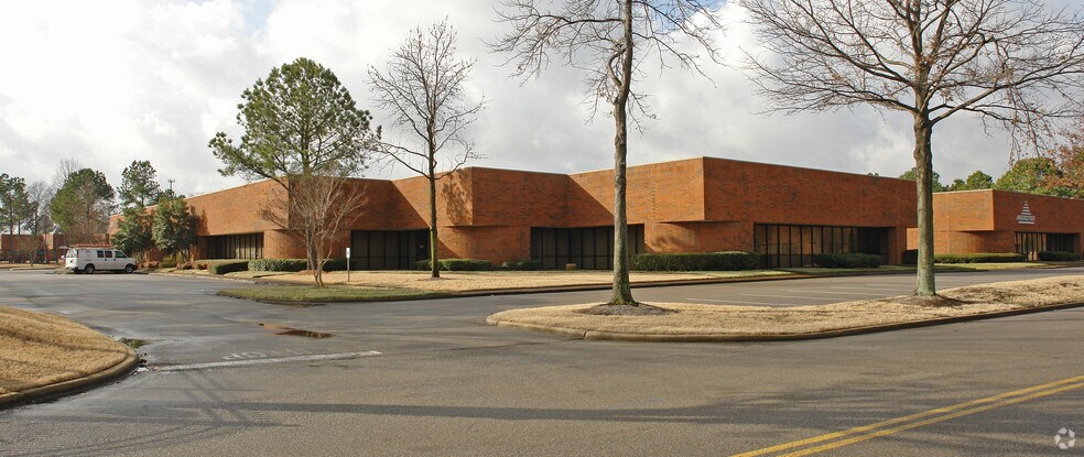 More Photos Of 3930 Vantech Dr, Memphis Unknown For Lease
