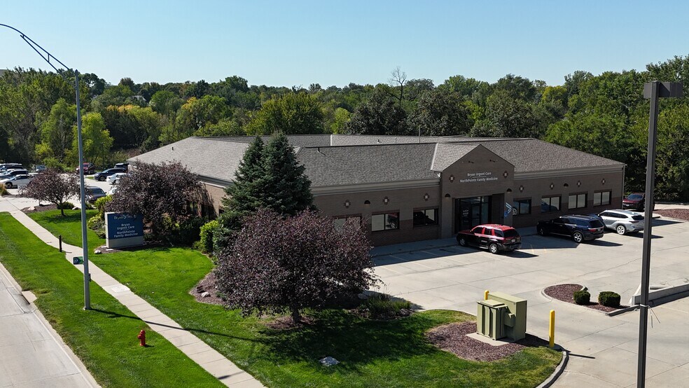 Primary Photo Of 5901 N 27th St, Lincoln Medical For Lease