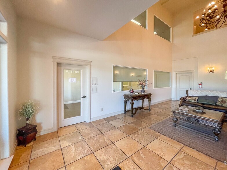 More Photos Of 2198 NE Stephens St, Roseburg Medical For Sale
