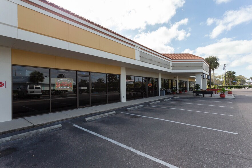 More Photos Of 3970 Tampa Rd, Oldsmar Unknown For Lease