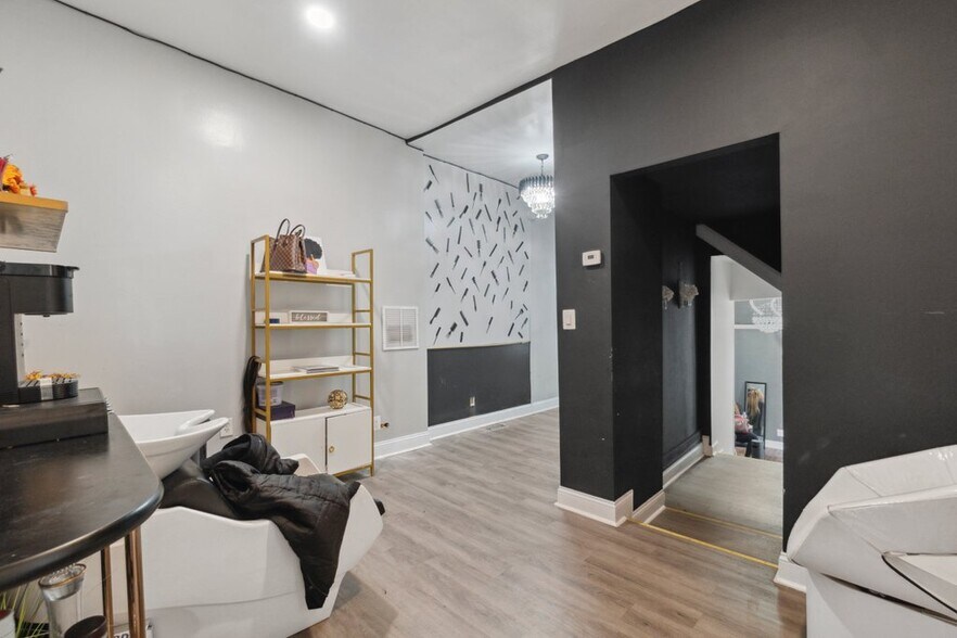 More Photos Of 2654 Maryland Ave, Baltimore Storefront Retail Residential For Lease