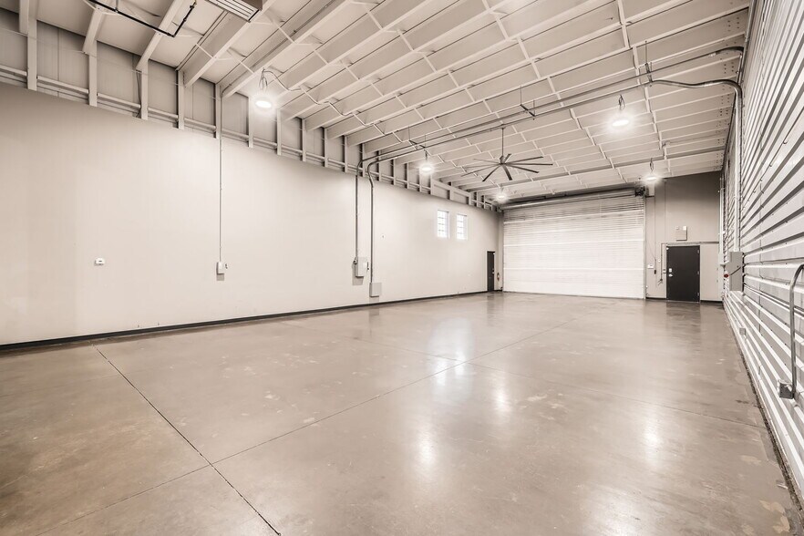 More Photos Of 9337 Commerce Center St, Highlands Ranch Showroom For Sale