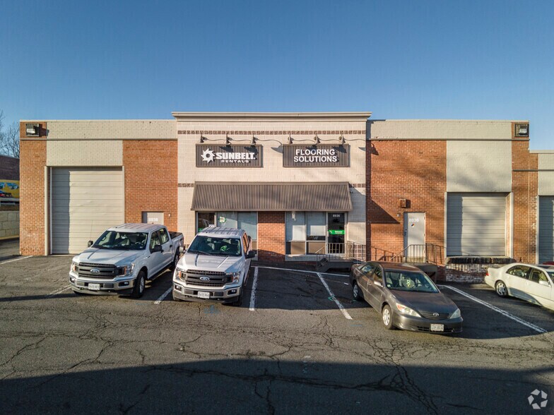 More Photos Of 7401-7403 Lockport Pl, Lorton Unknown For Lease