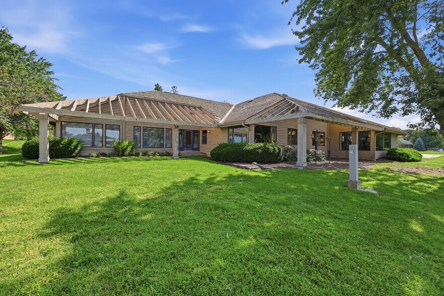 More Photos Of 6100 Memorial Dr, Dublin Medical For Sale