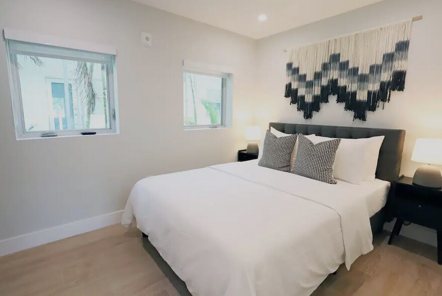 More Photos Of 511 16th St, Miami Beach Hospitality For Sale