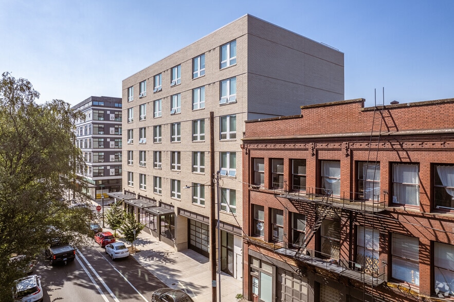 More Photos Of 1611 NW Marshall St, Portland Apartments For Lease