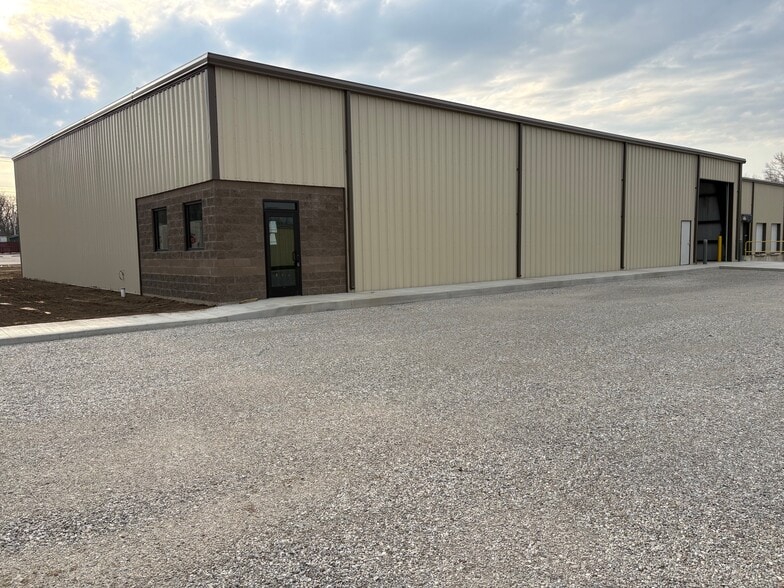 Primary Photo Of 3317 Granite ct, Fort Wayne Warehouse For Lease