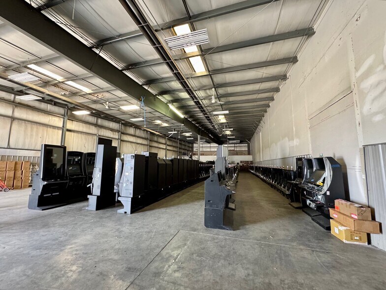 More Photos Of 3010 E 39th St, Kearney Warehouse For Sale