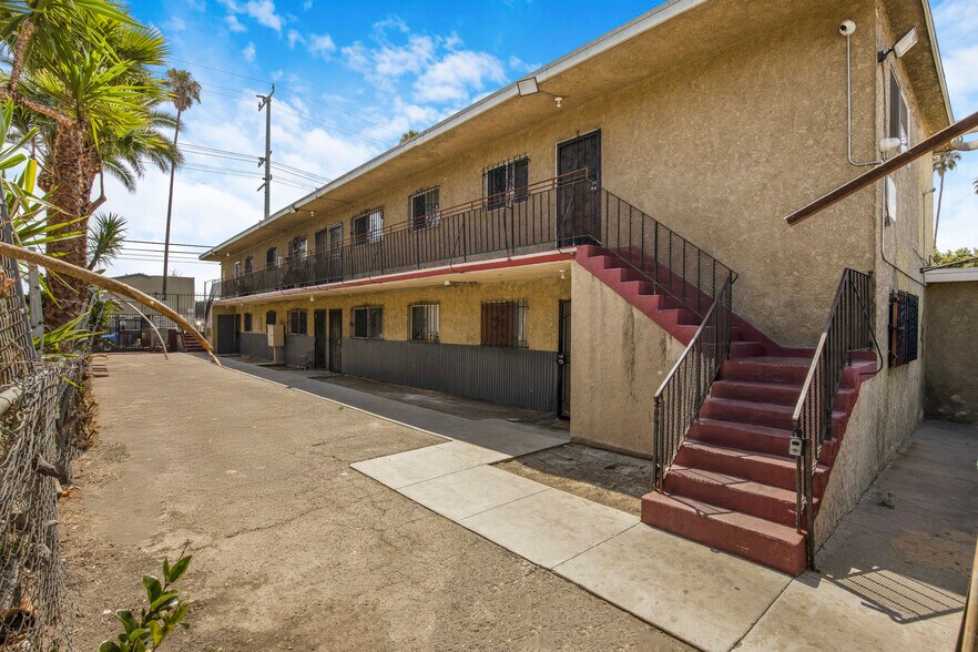 More Photos Of 7427 S Figueroa St, Los Angeles Apartments For Sale