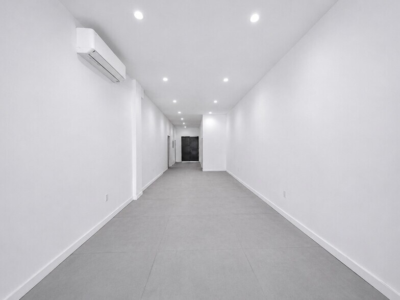 More Photos Of 14426 Friar St, Van Nuys Storefront For Sale