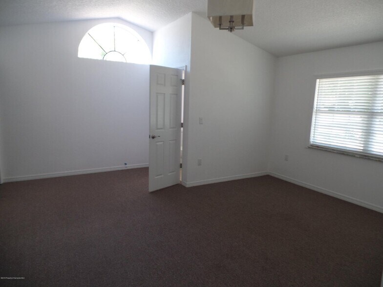 More Photos Of 8028 Spring Hill Dr, Spring Hill Coworking Space