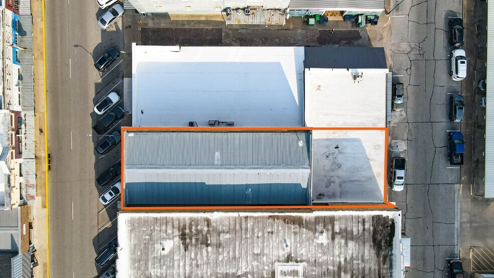 More Photos Of 205 W Alamo St, Brenham General Retail For Sale