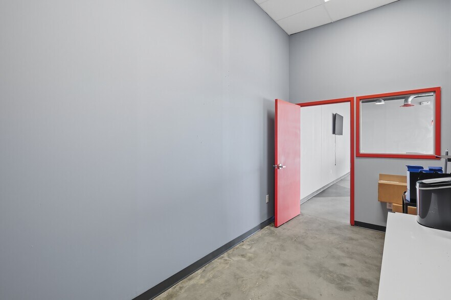 More Photos Of 4680 I-55 N Frontage Rd, Jackson Freestanding For Lease