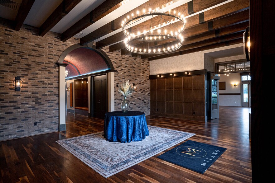 More Photos Of 16555 Creek Bend Dr, Sugar Land Freestanding For Sale