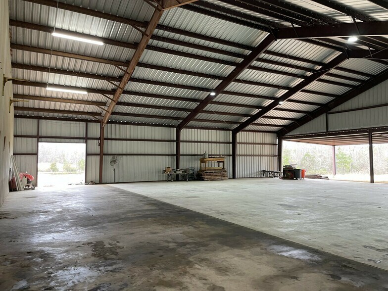 More Photos Of 14933 FM 2964, Tyler Warehouse For Lease
