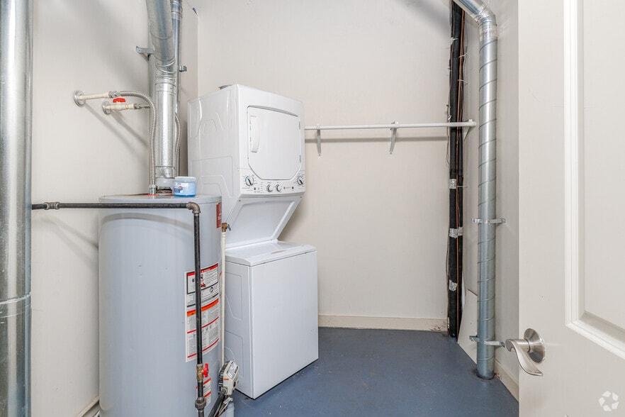 More Photos Of 220 Herald Pl, Syracuse Apartments For Sale