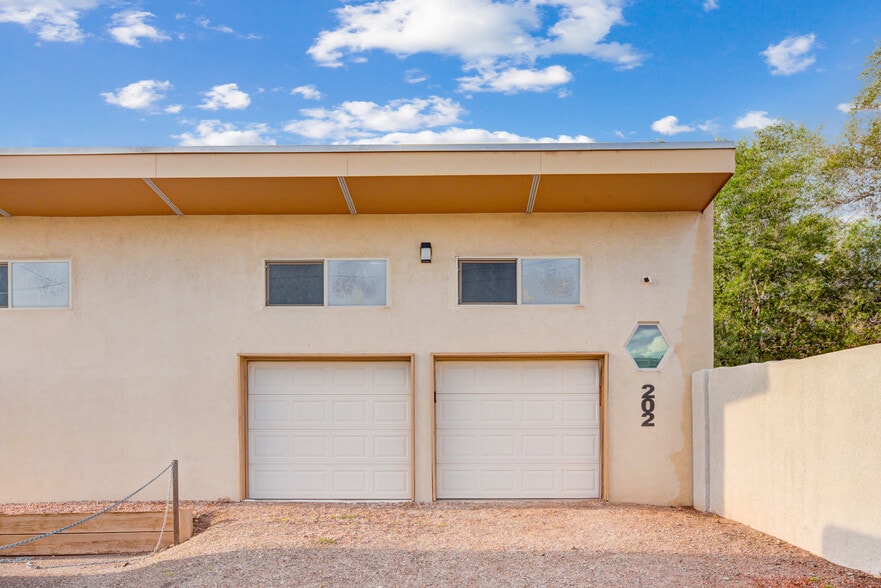 More Photos Of 200 Hermosa Dr NE, Albuquerque Apartments For Sale