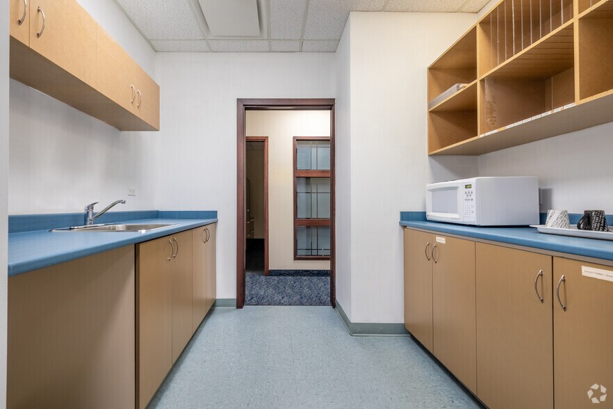 More Photos Of 1500 Rue Royale, Trois-Rivières Office For Lease