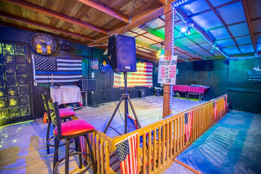 More Photos Of 52 Main St, Barwick Light Manufacturing For Sale