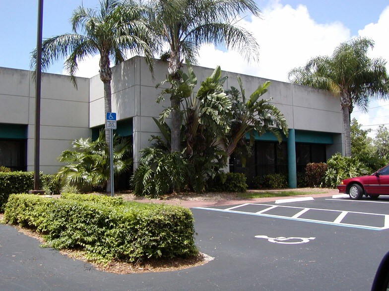 More Photos Of 700-710 S Military Trl, Deerfield Beach Warehouse For Lease