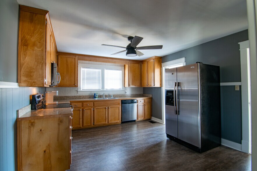 More Photos Of 124 Two Mile Pike, Goodlettsville Loft Creative Space For Sale