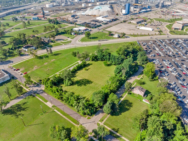 More Photos Of 500-554 S Fordson St, Detroit Land For Sale