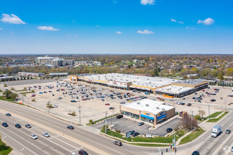 More Photos Of 5830-5980 E State St, Rockford Storefront For Lease