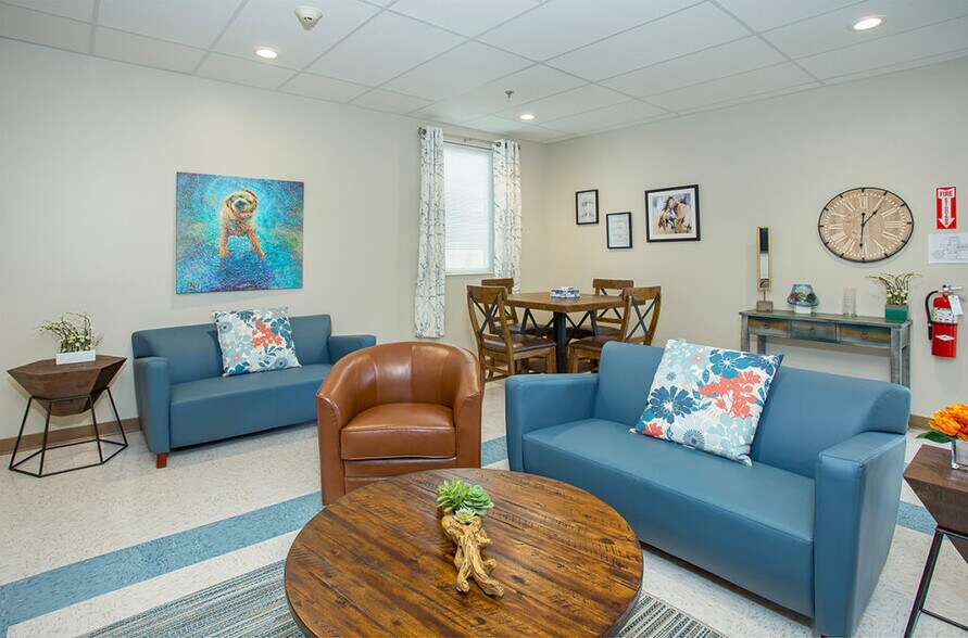 More Photos Of 300 Carrera Dr, London Medical For Sale
