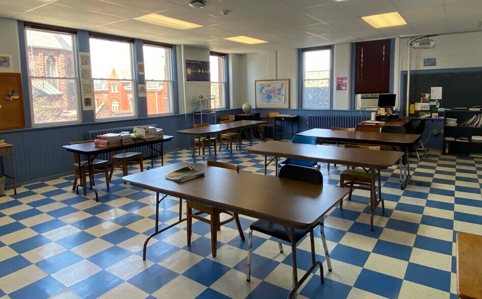 228 Albany, Buffalo, NY 14213 Schools For Sale