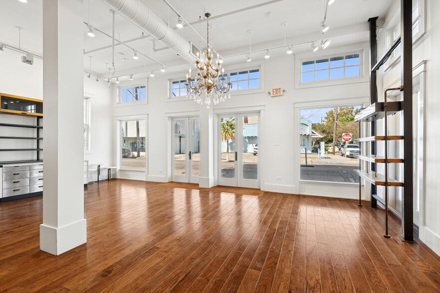 More Photos Of 4000 Magazine St, New Orleans General Retail For Lease
