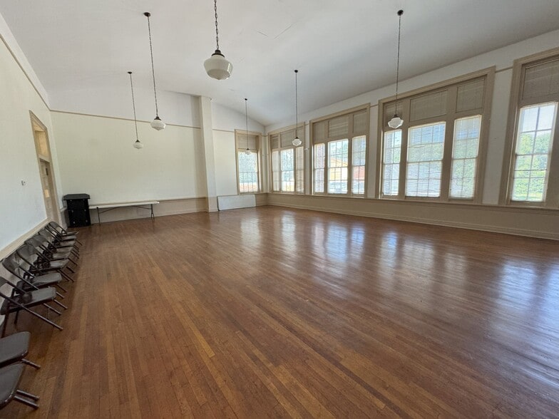 More Photos Of 1017 N Sanga Rd, Cordova Specialty For Sale