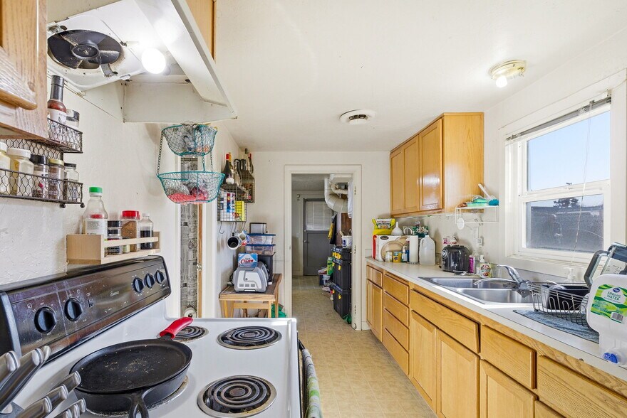 More Photos Of 1035 Madera St, Eugene Industrial For Sale