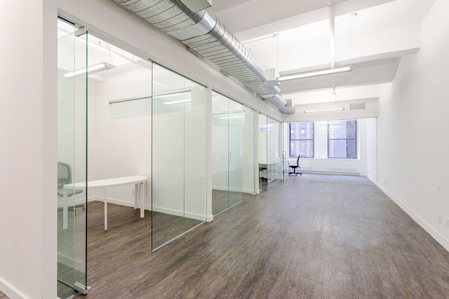 More Photos Of 525 Seventh Ave, New York Office For Lease
