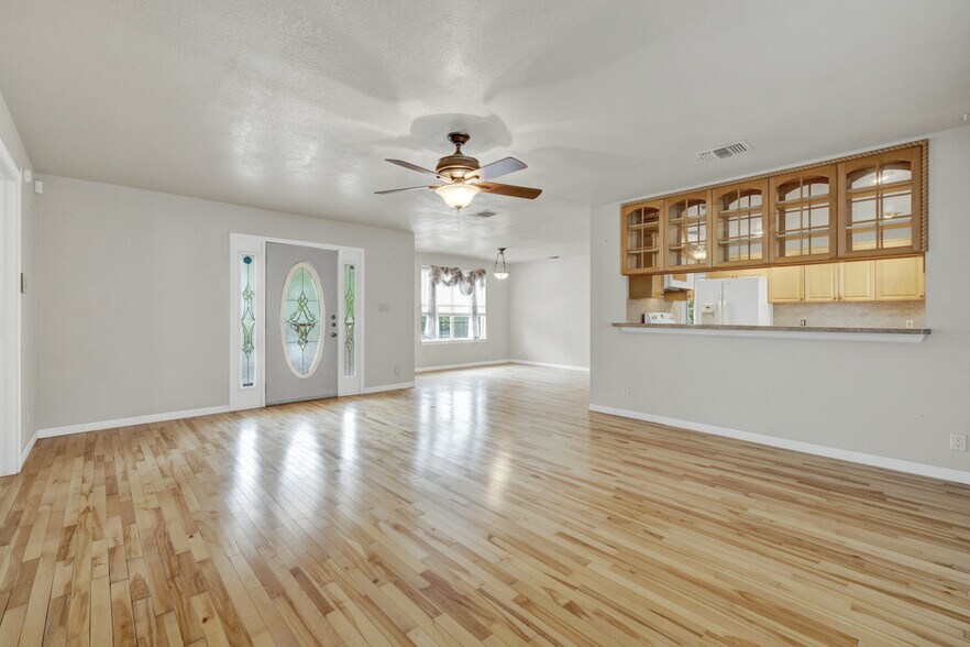 More Photos Of 200 Peggs Pl, Canyon Lake Specialty For Sale