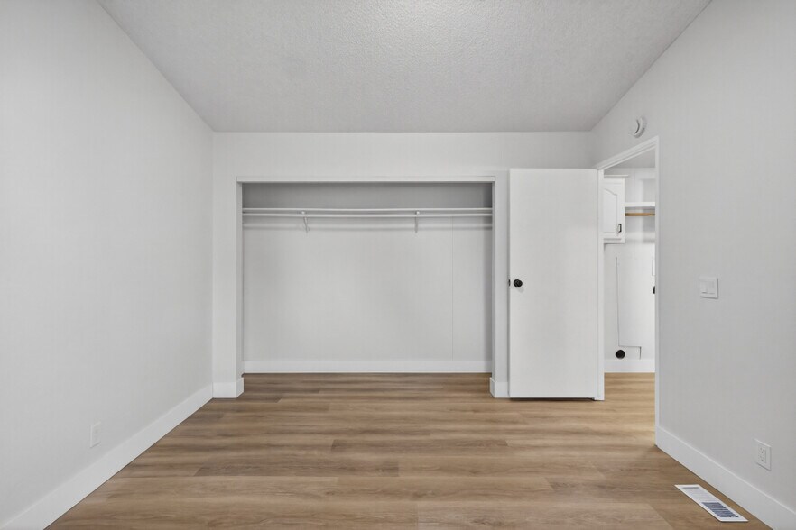 More Photos Of 402 Colin Kelly Dr, Roseville Apartments For Sale