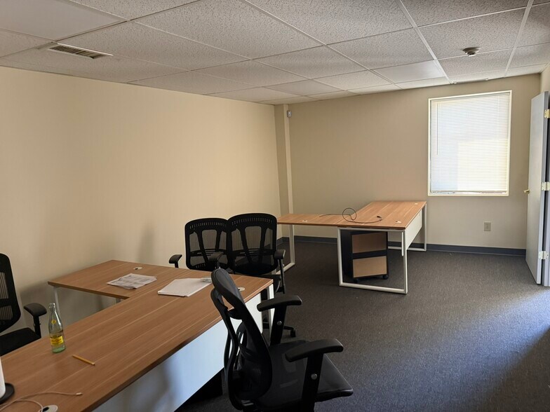 More Photos Of 324 2nd Street Pike, Southampton Light Distribution For Lease