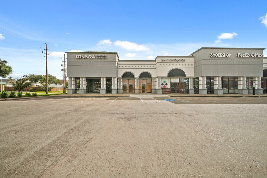 More Photos Of 4403-4411 Highway 6, Sugar Land Storefront For Sale
