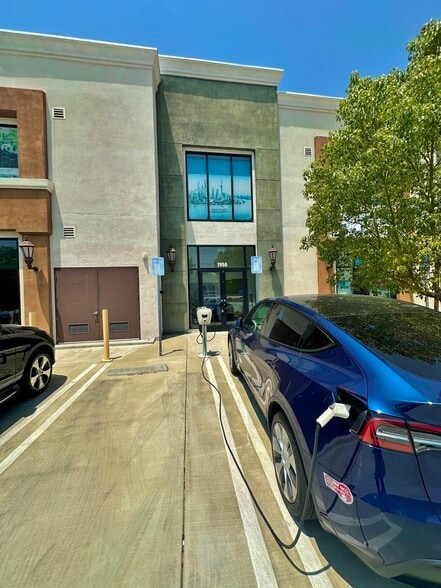 More Photos Of 2956 E Colorado Blvd, Pasadena General Retail For Lease