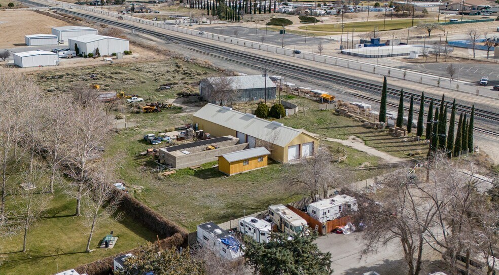 More Photos Of 609 E H St, Tehachapi Warehouse For Sale