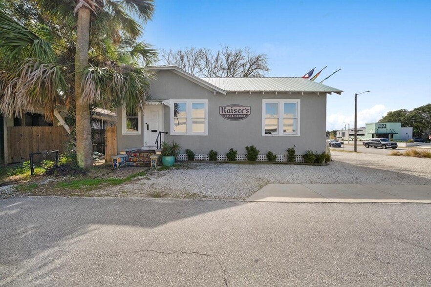 More Photos Of 4 White St, Saint Augustine Storefront For Lease