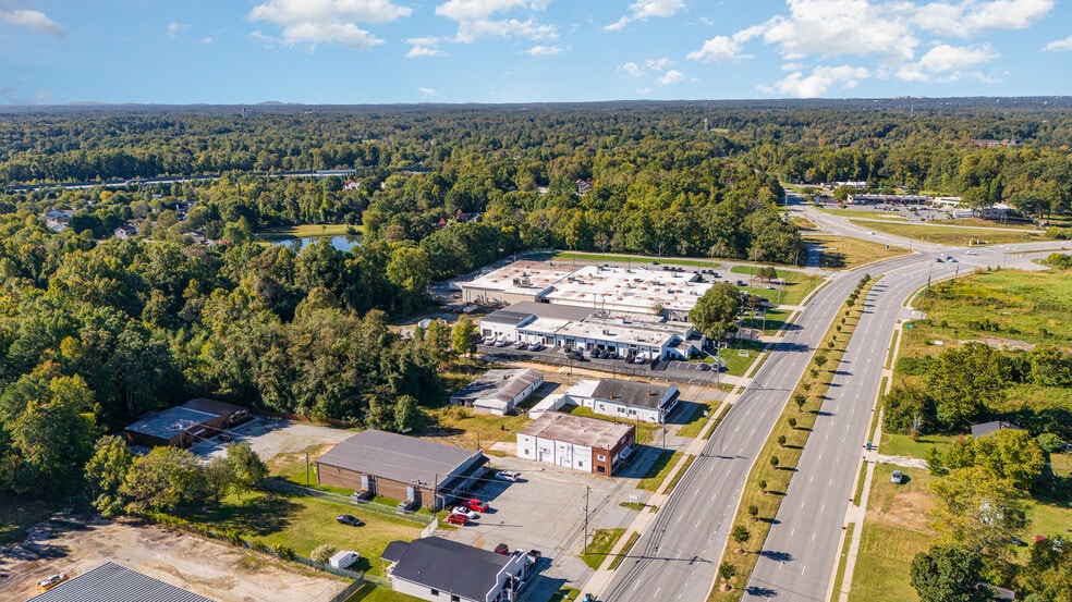 More Photos Of 4813 W Gate City Blvd, Greensboro Light Distribution For Sale