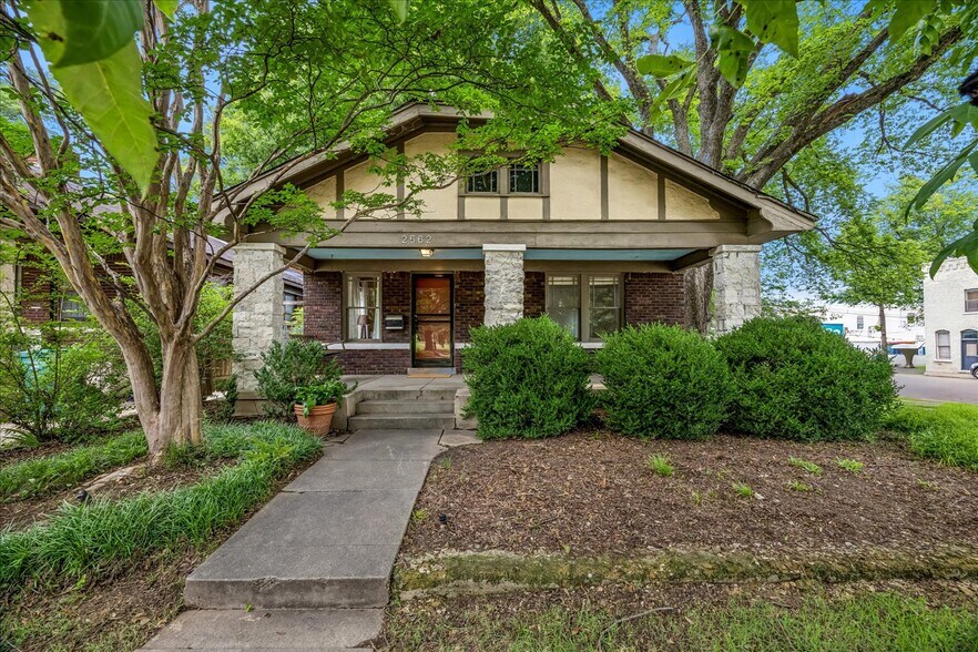 More Photos Of 2562 Sam Cooper Blvd, Memphis Office Residential For Sale