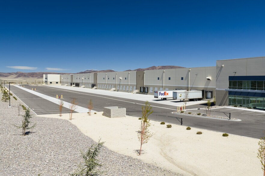 More Photos Of 850 Commerce Center Dr, Fernley Distribution For Lease