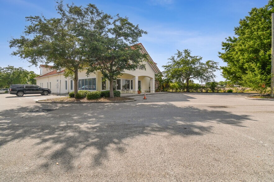 More Photos Of 772 Cortaro Dr, Sun City Center Medical For Sale