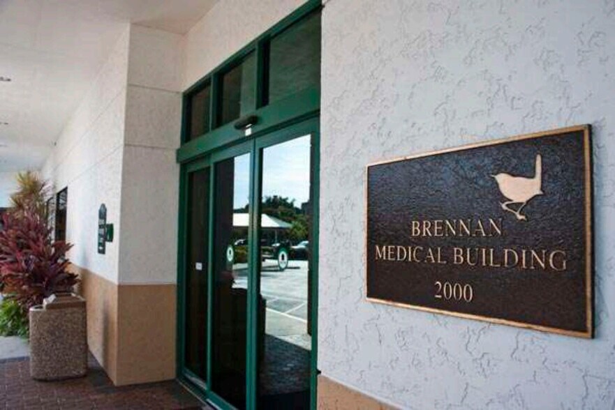 More Photos Of 730 Goodlette Rd N, Naples Medical For Lease