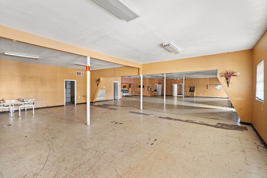 More Photos Of 513 W Rittenhouse Rd, Houston Religious Facility For Lease