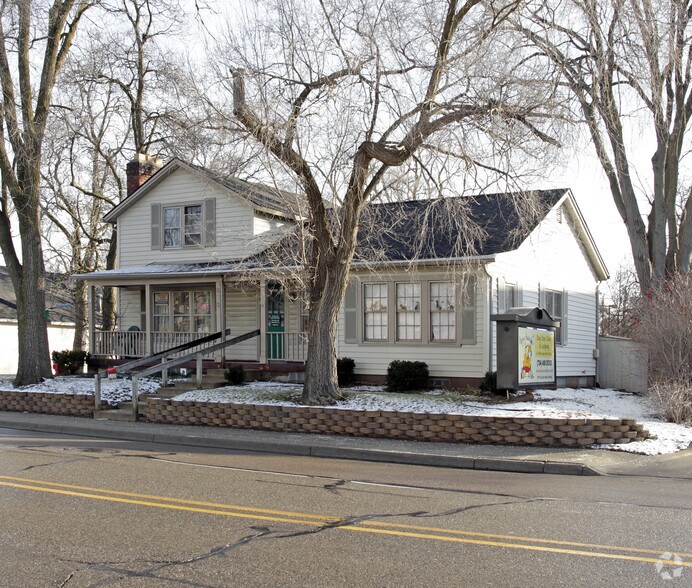 More Photos Of 673 S Main St, Plymouth Freestanding For Lease