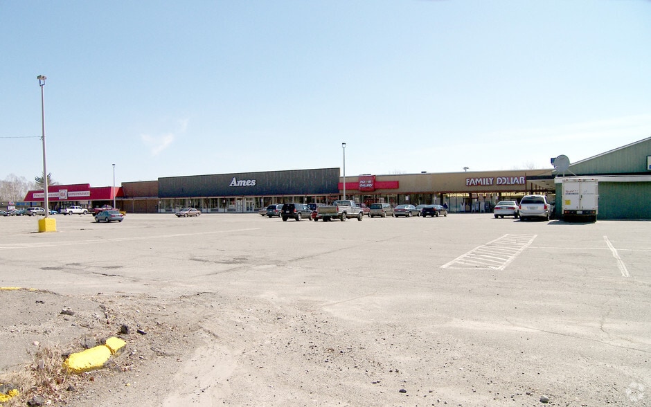 More Photos Of 780-820 Central St, Millinocket Storefront For Sale